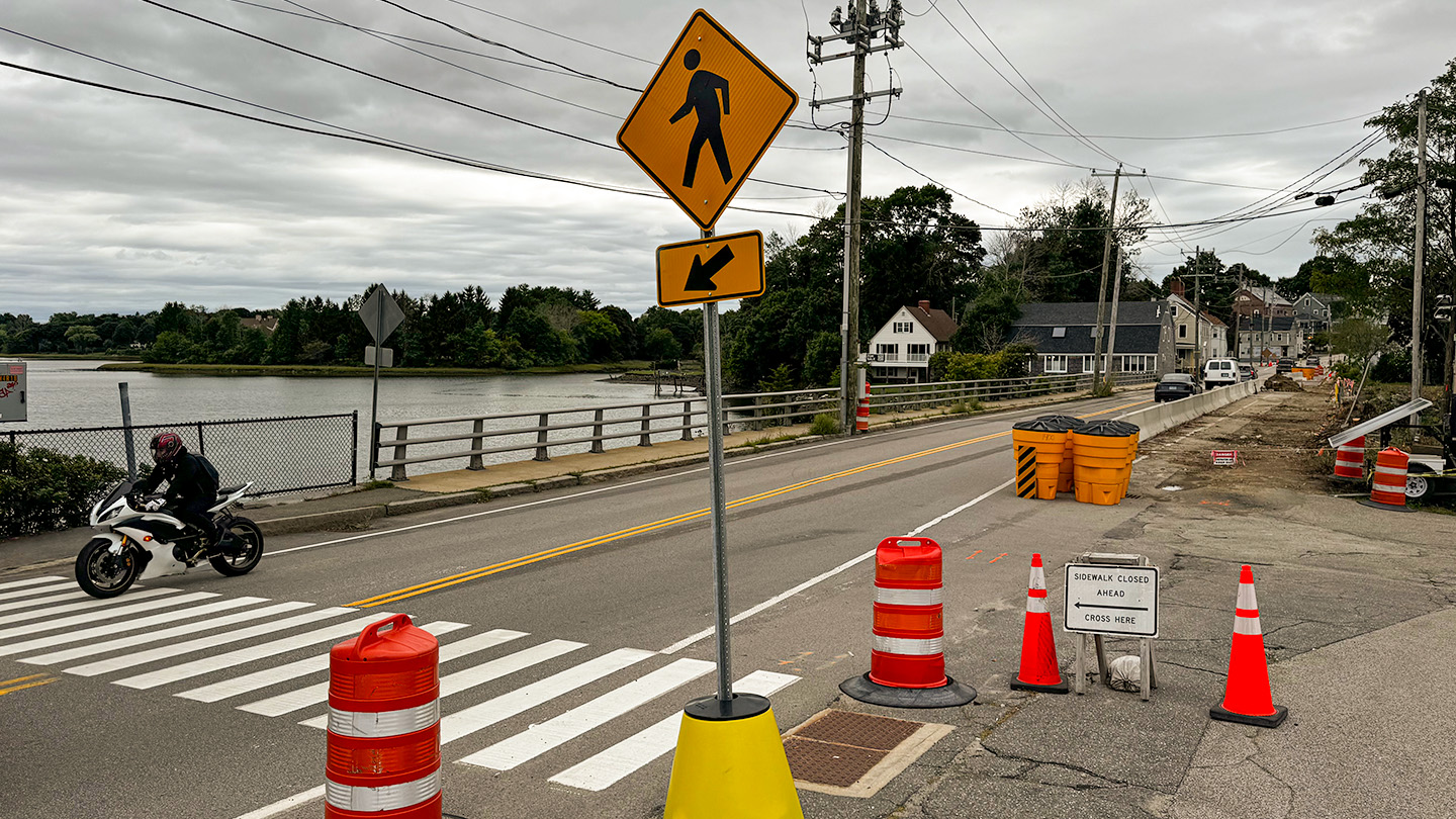 Image of Maplewood Avenue Bridge on a cloudy day. 